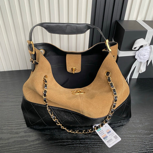 СУМКА CHANEL 25S HOBO 36 З КОРИЧНЕВОЇ ЗАМШІ ТА ЧОРНОЇ ТЕЛЯЧОЇ ШКІРИ ІЗ ЗОЛОТОЮ ФУРНІТУРОЮ