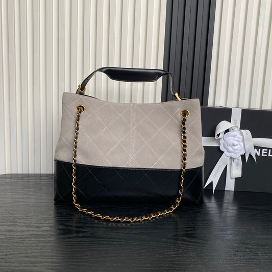 СУМКА CHANEL 25S HOBO 36 З СІРОЇ ЗАМШІ ТА ЧОРНОЇ ТЕЛЯЧОЇ ШКІРИ ІЗ ЗОЛОТОЮ ФУРНІТУРОЮ