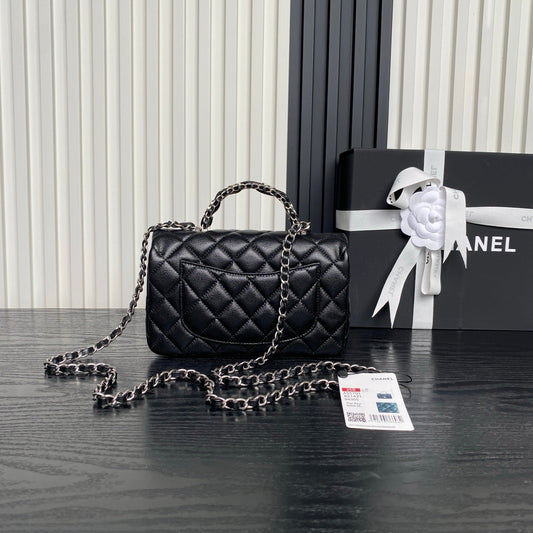 CHANEL СУМКА FLAP BAG 19 КОЛЕКЦІЇ 25S З ЧОРНОЇ ТЕЛЯЧОЇ ШКІРИ, СРІБНА ФУРНІТУРА