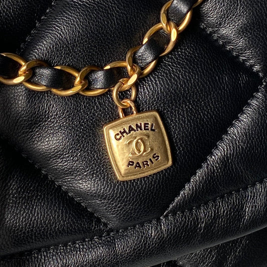 СУМКА CHANEL 25S FLAP BAG 45 З ЧОРНОЇ ОВЕЧОЇ ШКІРИ ІЗ ЗОЛОТОЮ ФУРНІТУРОЮ