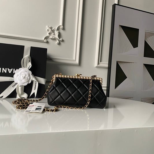 CHANEL 26S СУМКА-КРОСБОДІ 20 З ЧОРНОЇ ОВЕЧОЇ ШКІРИ