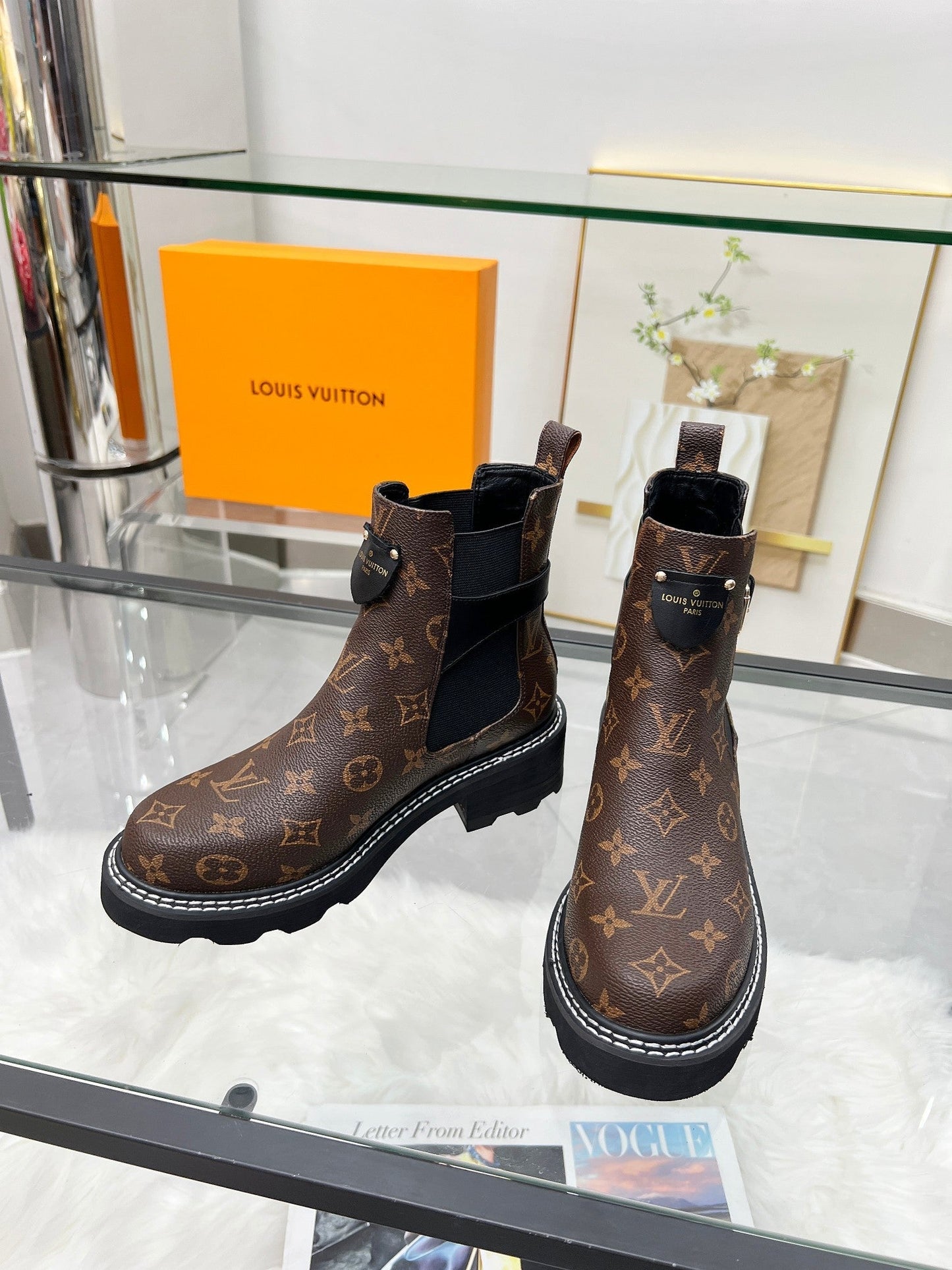 LV WOMEN'S SHORT BOOTS IN CHOCOLATE BROWN MONOGRAM CALFSKIN - 35