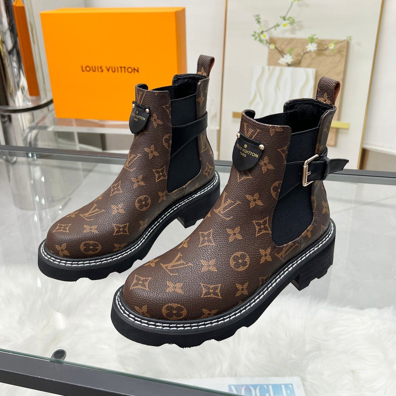 LV WOMEN'S SHORT BOOTS IN CHOCOLATE BROWN MONOGRAM CALFSKIN - 35
