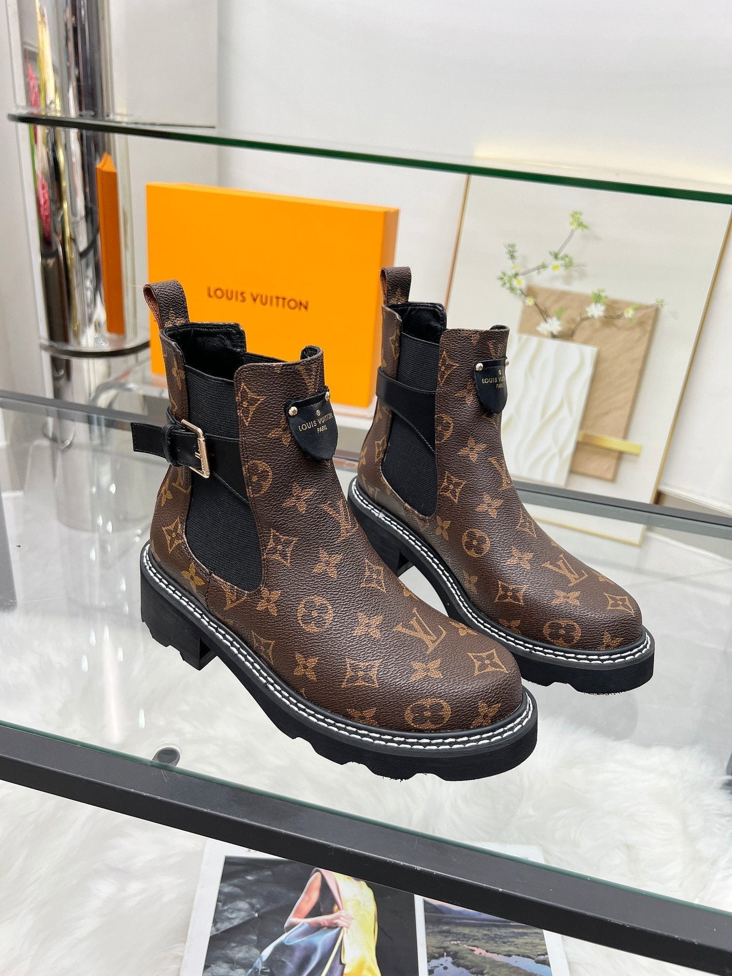 LV WOMEN'S SHORT BOOTS IN CHOCOLATE BROWN MONOGRAM CALFSKIN - 35
