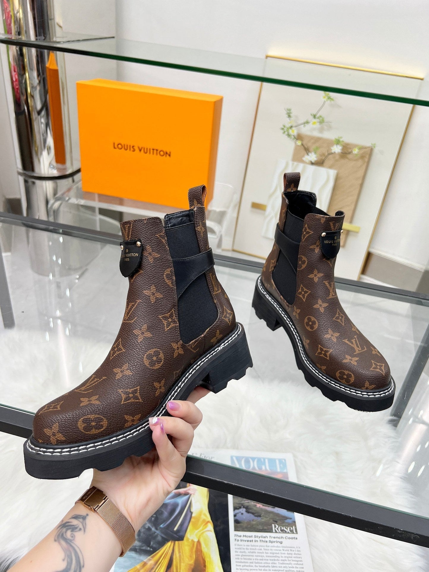 LV WOMEN'S SHORT BOOTS IN CHOCOLATE BROWN MONOGRAM CALFSKIN - 35