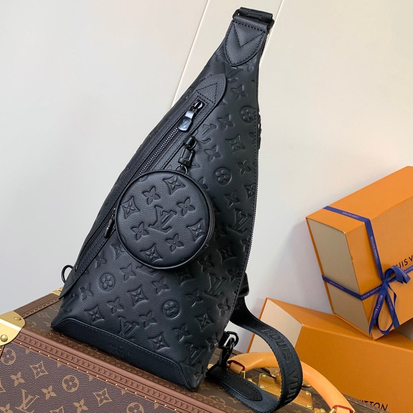 DUO CROSSBAG BAG 42 IN BLACK EMBOSSED CALFSKIN
