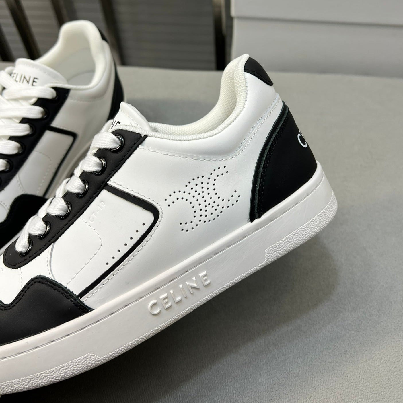TRAINER LOW LACE-UP SNEAKER IN CALFSKIN, LAMINATED CALFSKIN AND SUEDE CALFSKIN OPTIC BLACK WHITE - 35