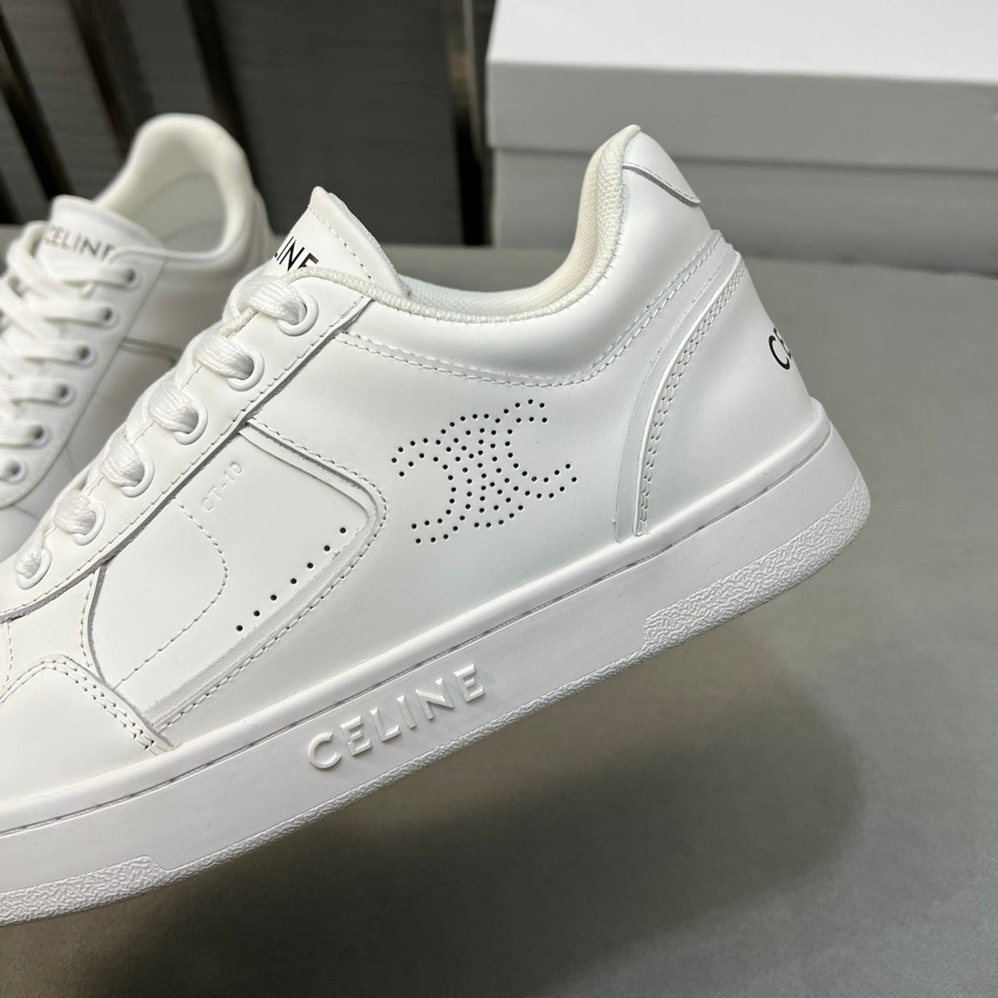 TRAINER LOW LACE-UP SNEAKER IN CALFSKIN, LAMINATED CALFSKIN AND SUEDE CALFSKIN OPTIC WHITE - 35