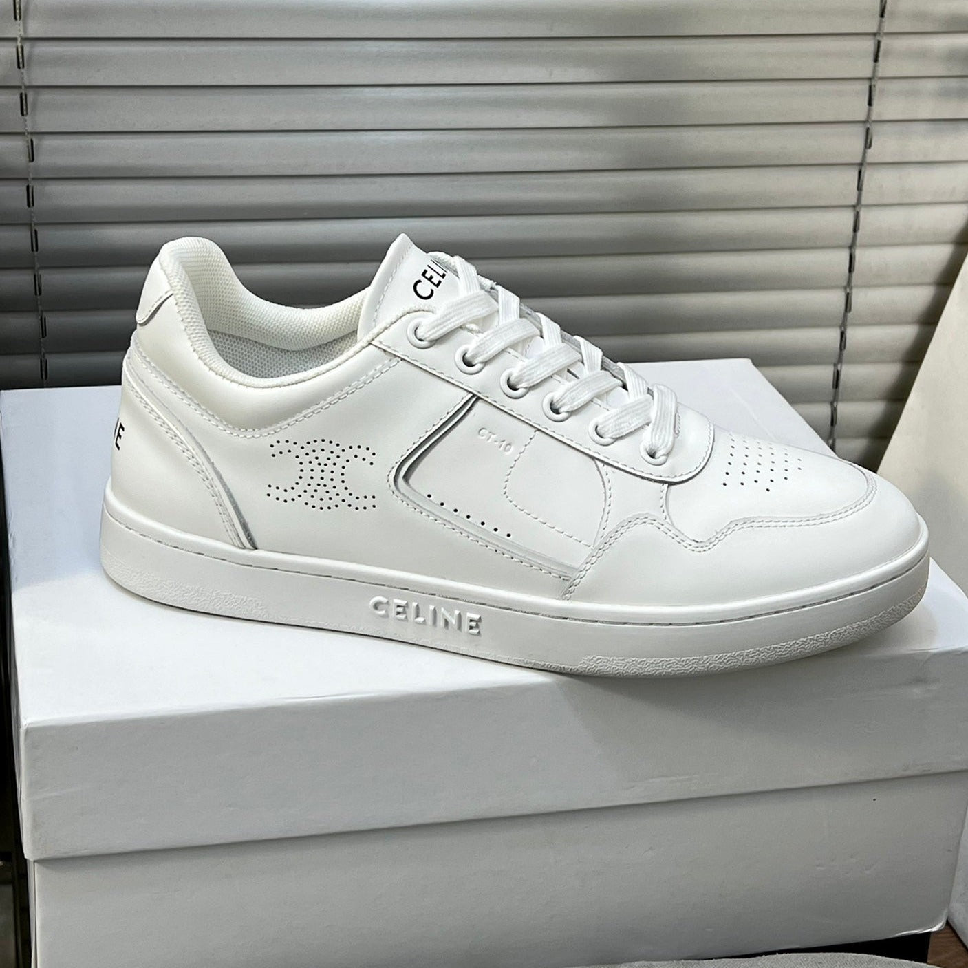 TRAINER LOW LACE-UP SNEAKER IN CALFSKIN, LAMINATED CALFSKIN AND SUEDE CALFSKIN OPTIC WHITE - 35