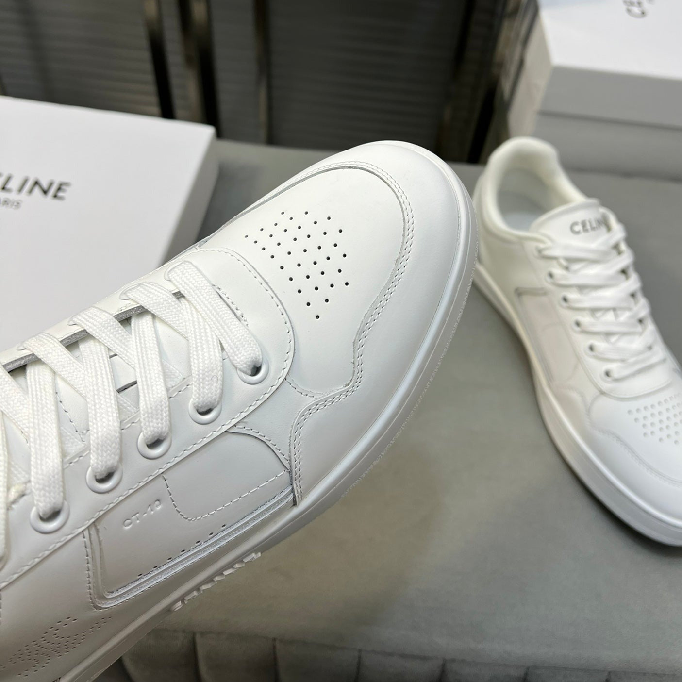 TRAINER LOW LACE-UP SNEAKER IN CALFSKIN, LAMINATED CALFSKIN AND SUEDE CALFSKIN OPTIC WHITE - 35