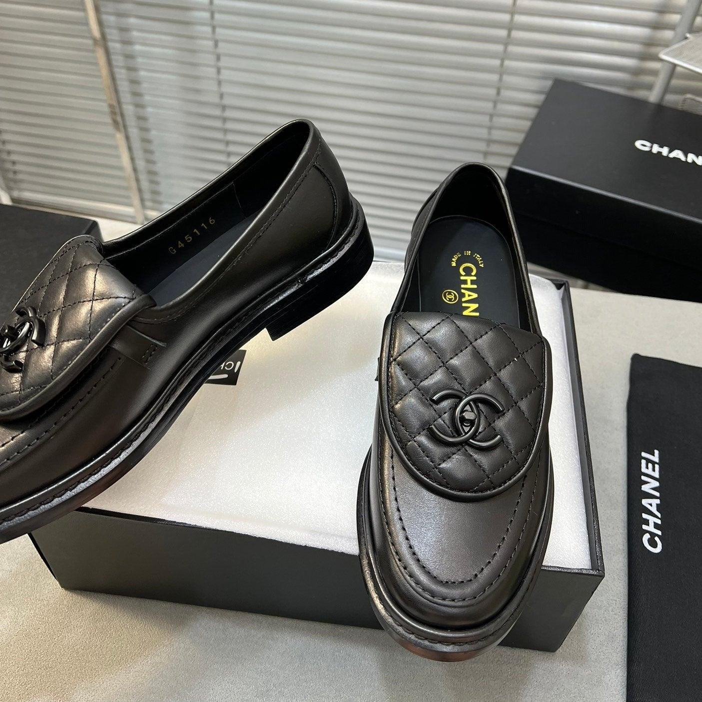 CC Women Loafers In Leather Black - 35