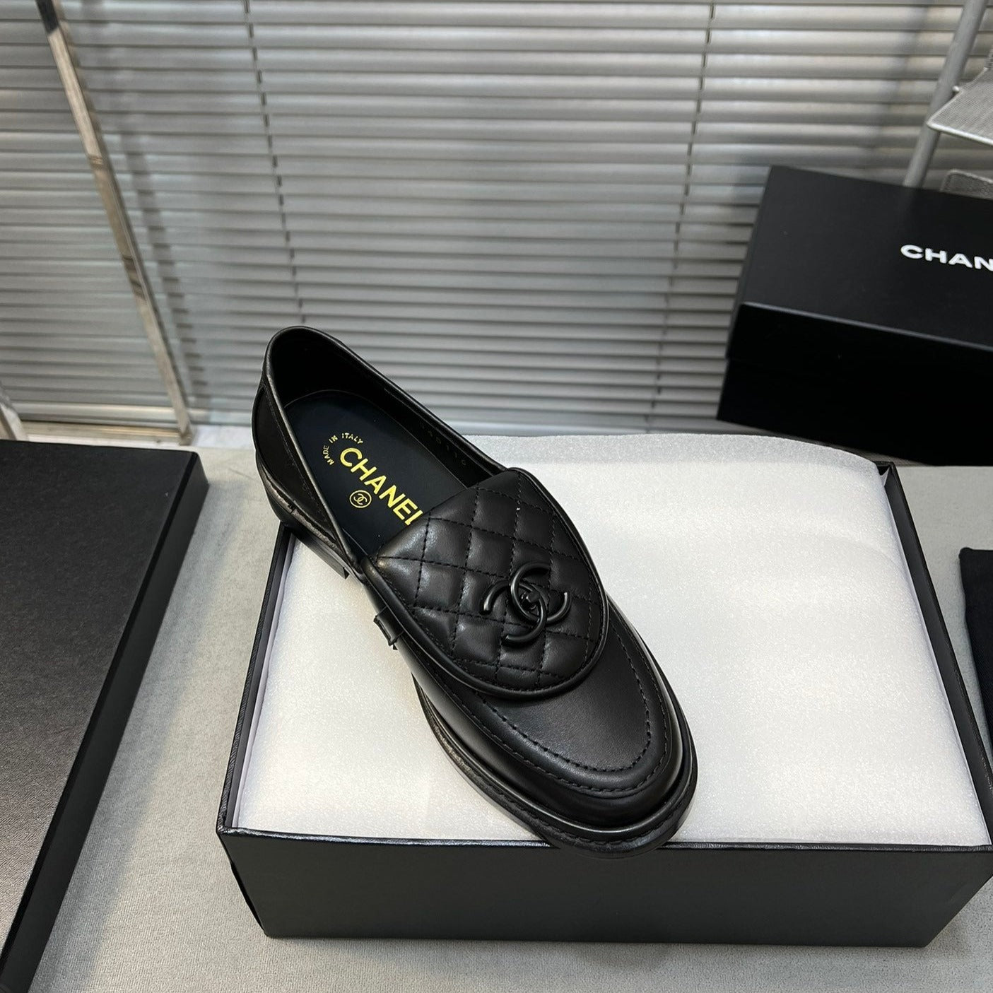 CC Women Loafers In Leather Black - 35