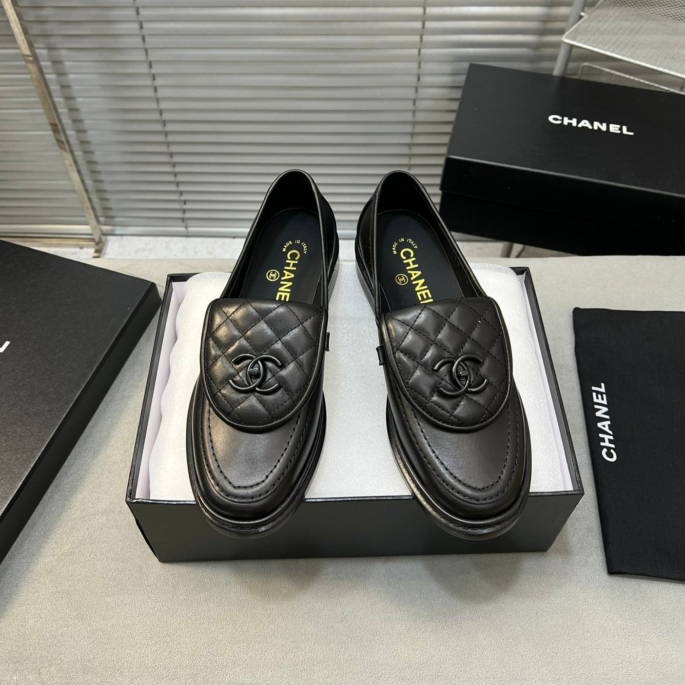 CC Women Loafers In Leather Black - 35