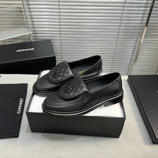 CC Women Loafers In Leather Black - 35
