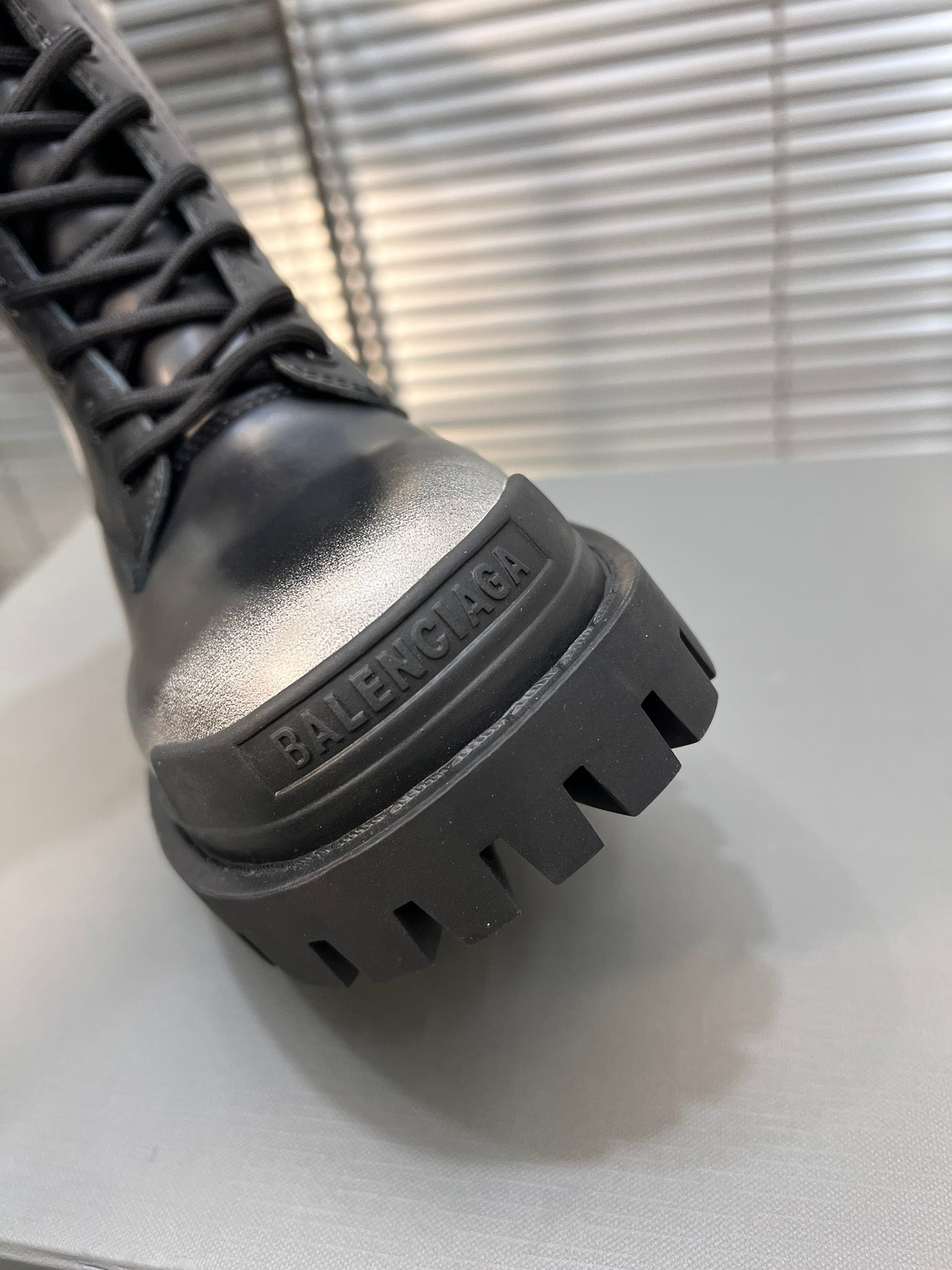 CHUNKY BOOTS IN BLACK MIX WHITE SMOOTH CALFSKIN - 35