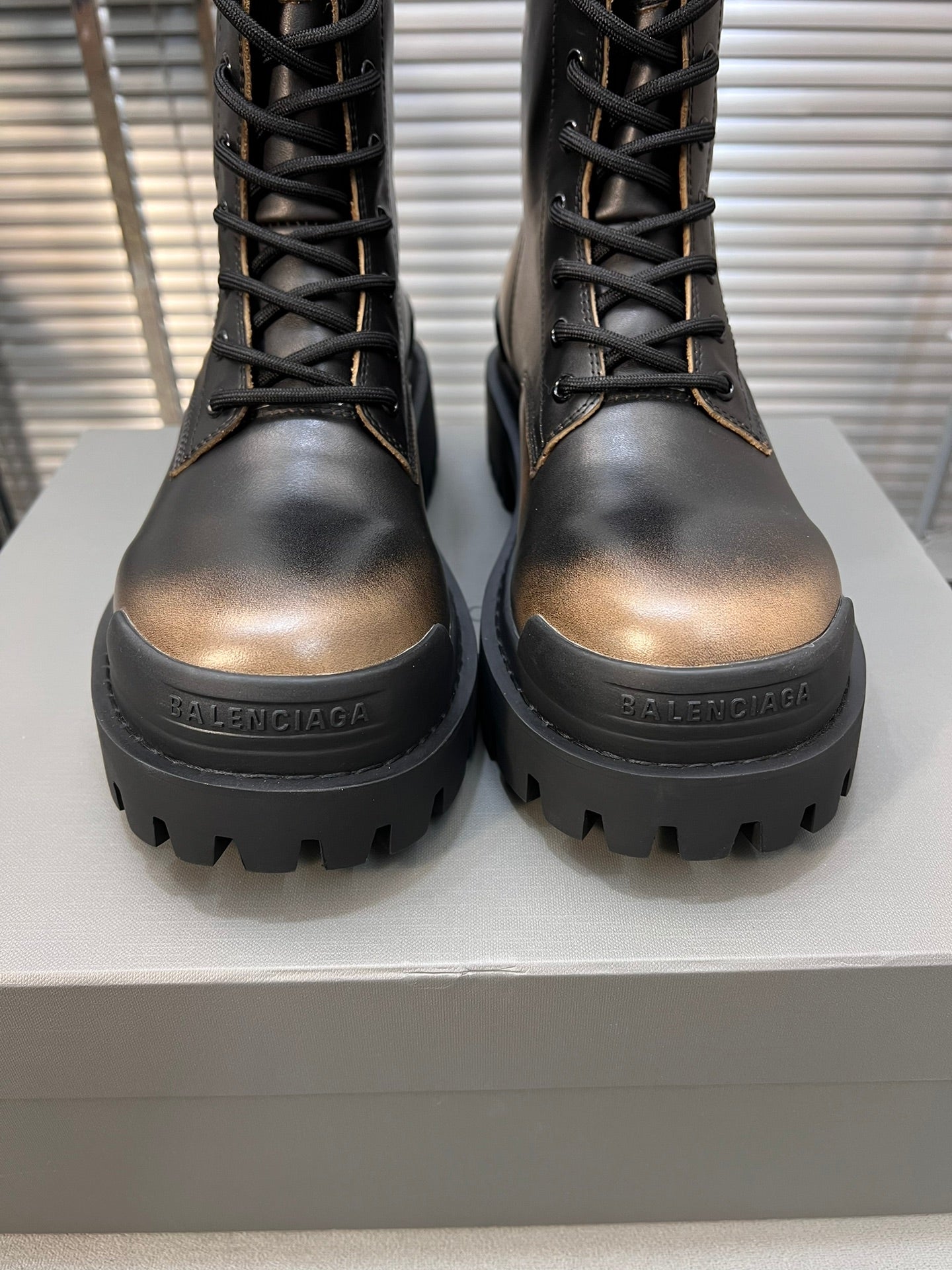 CHUNKY BOOTS IN BLACK MIX BRONZE SMOOTH CALFSKIN - 35