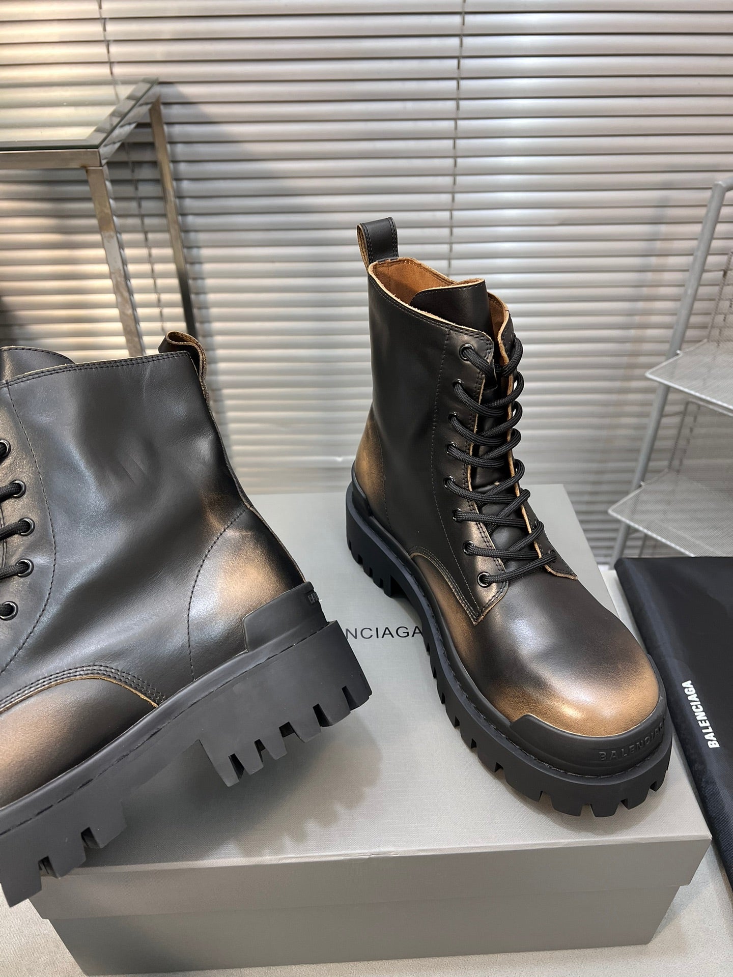CHUNKY BOOTS IN BLACK MIX BRONZE SMOOTH CALFSKIN - 35