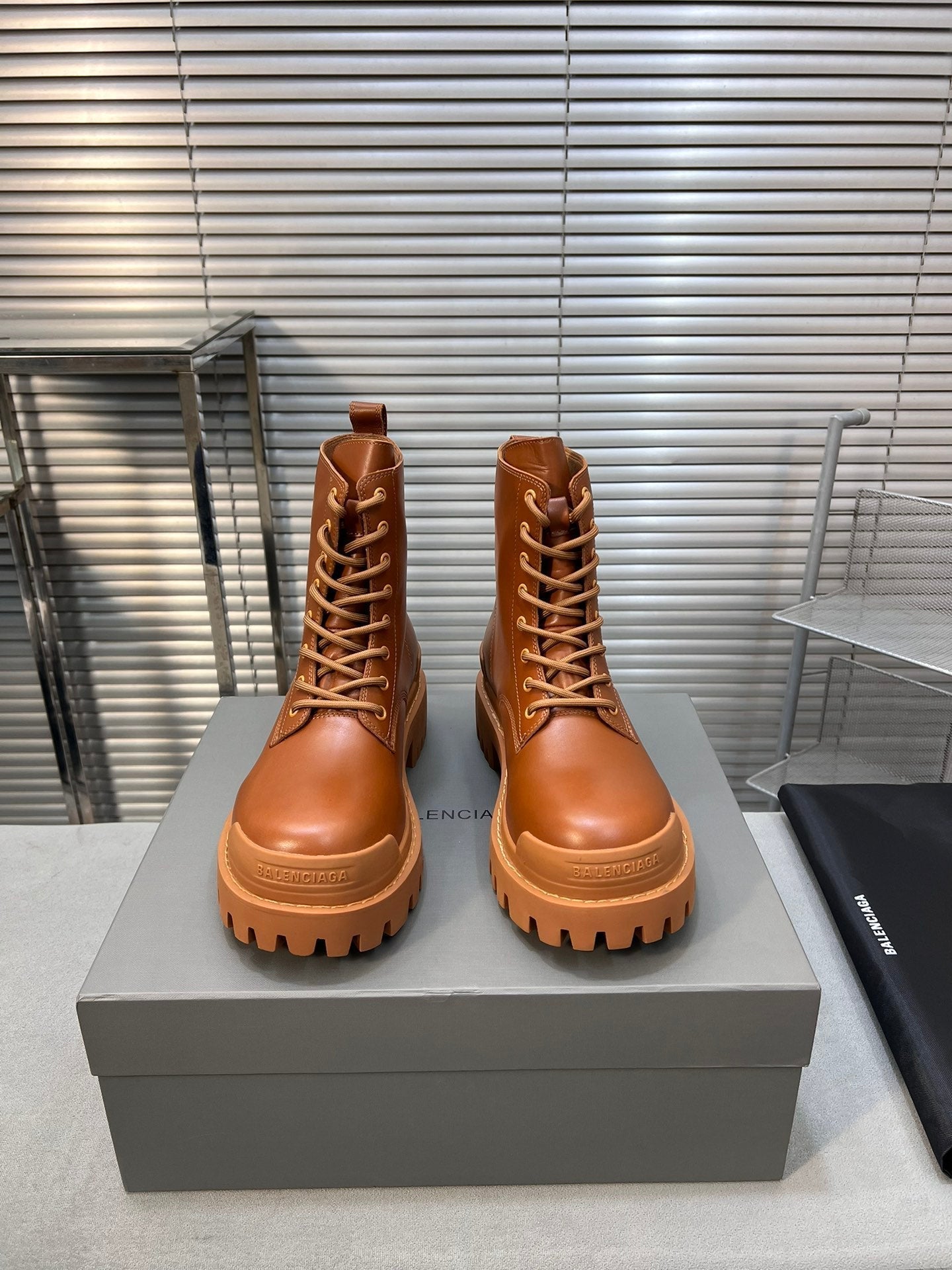 CHUNKY BOOTS IN TAN SMOOTH CALFSKIN - 35