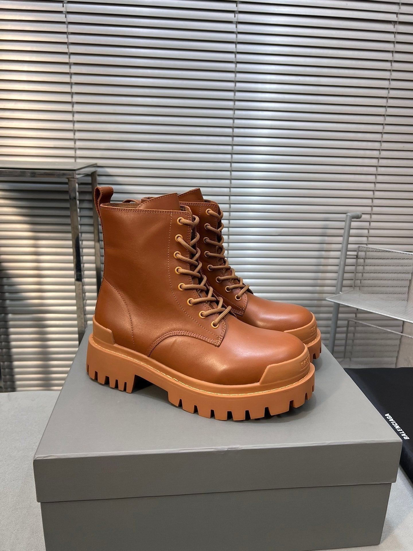 CHUNKY BOOTS IN TAN SMOOTH CALFSKIN - 35