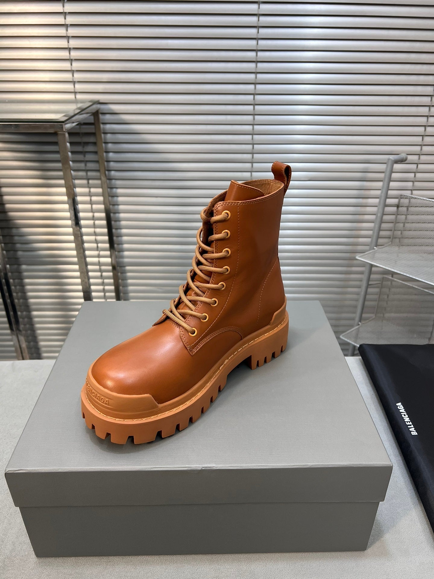 CHUNKY BOOTS IN TAN SMOOTH CALFSKIN - 35