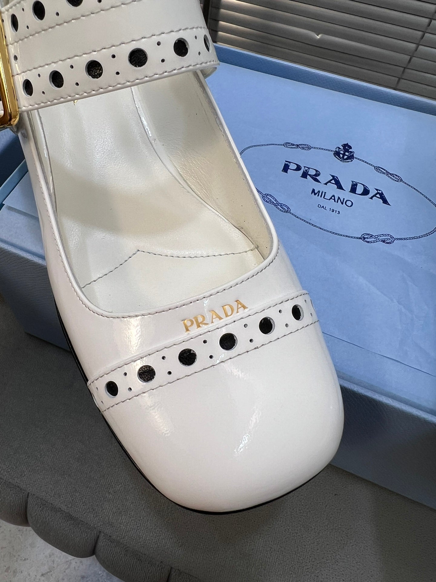MARY JANE PUMPS IN WHITE GLOSSY CALFSKIN - 35