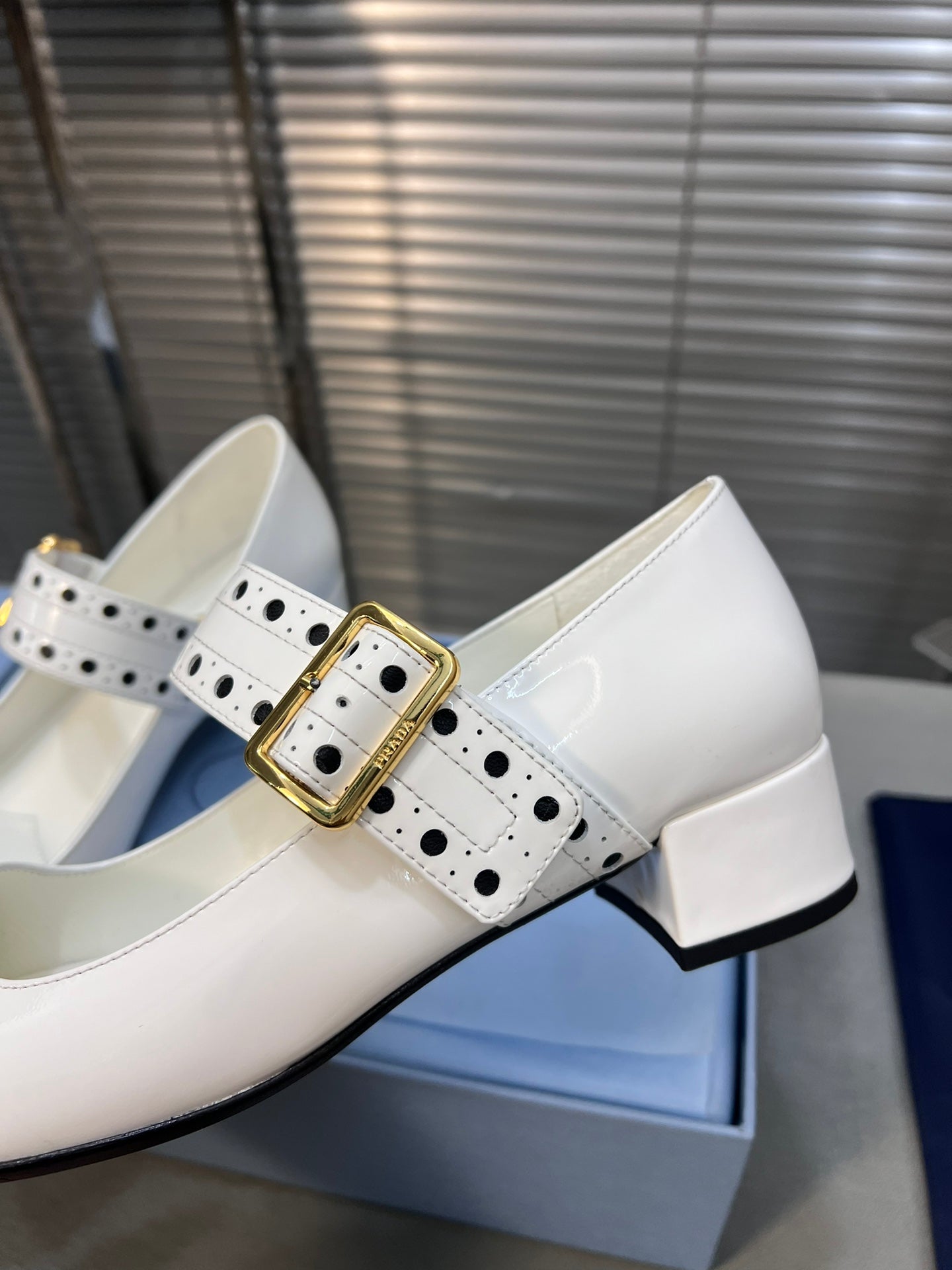 MARY JANE PUMPS IN WHITE GLOSSY CALFSKIN - 35