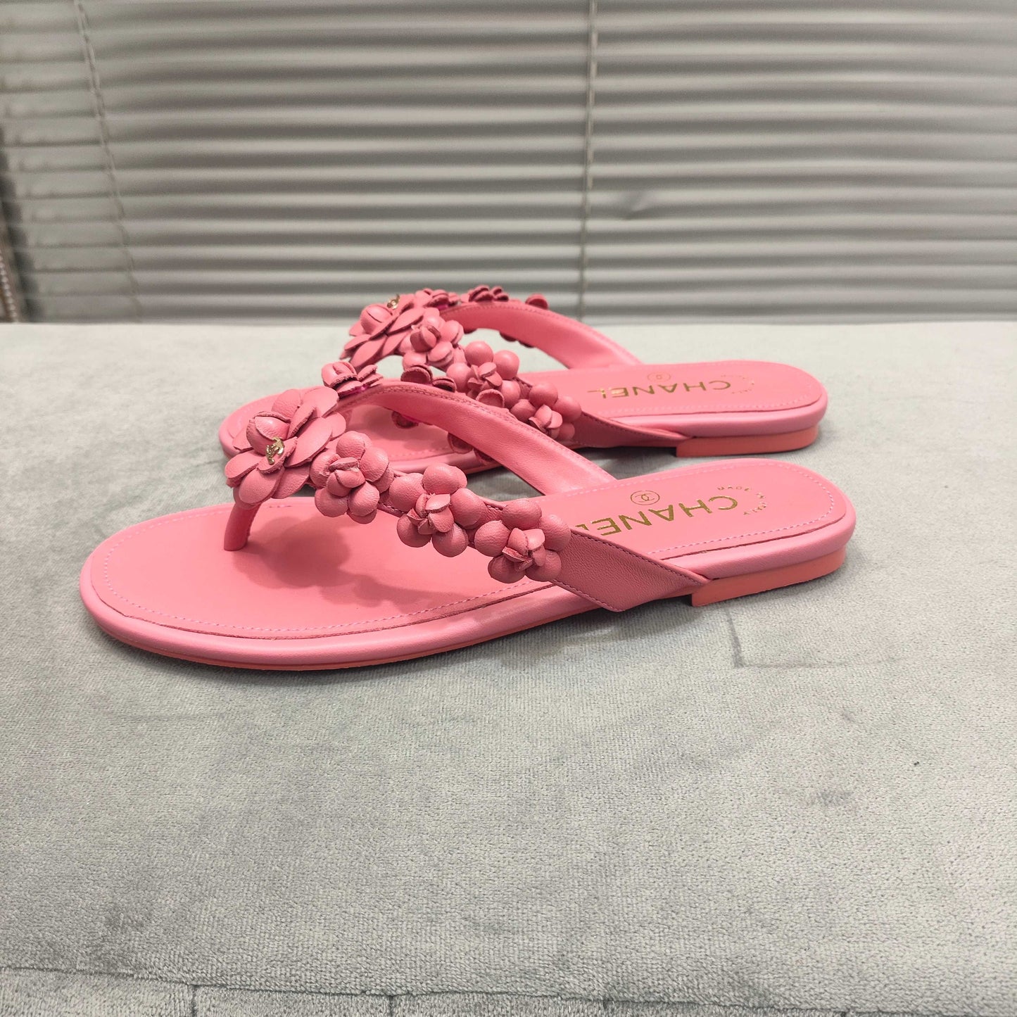 THONG SLIPPERS CAMELLIA IN  PINK CALFSKIN - 35