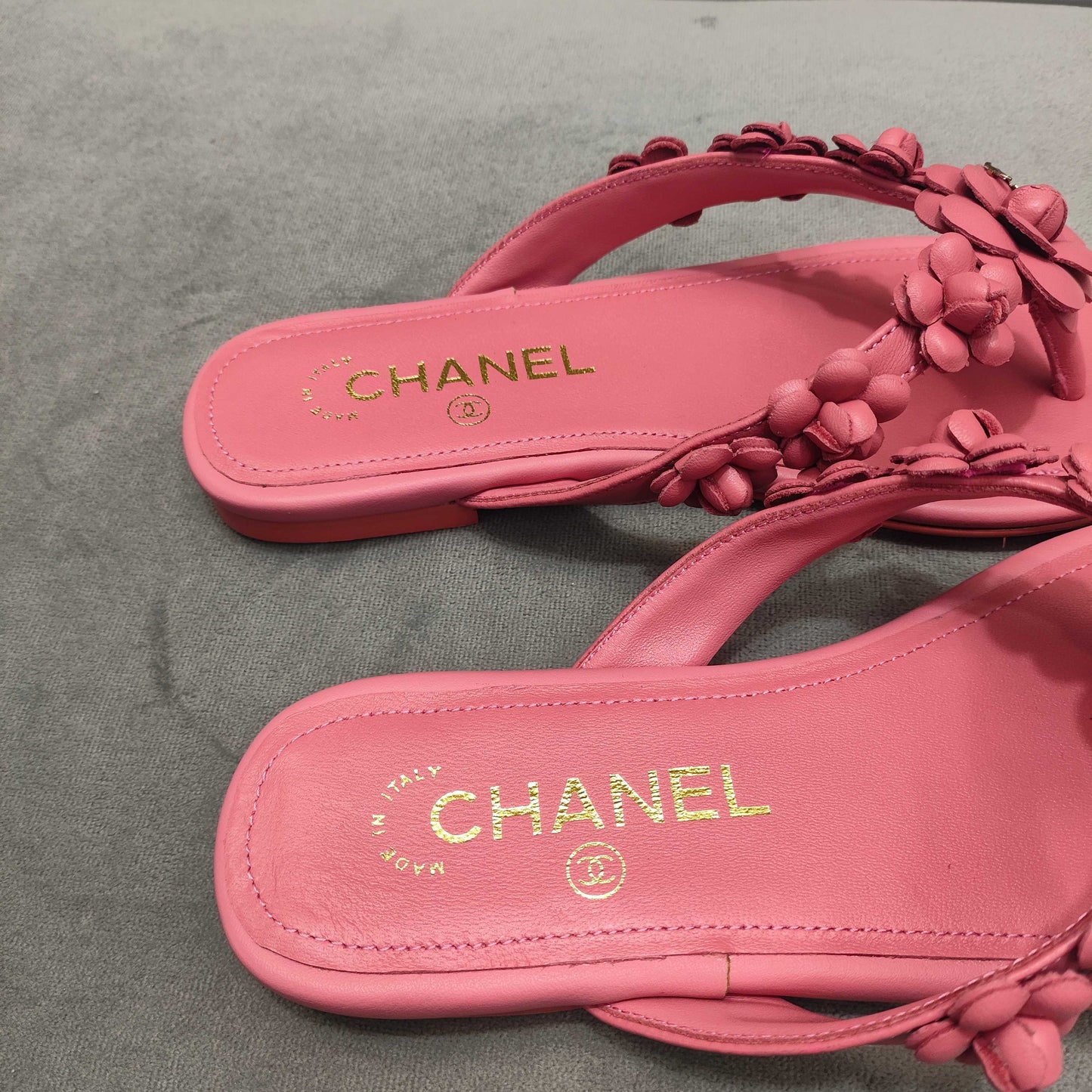 THONG SLIPPERS CAMELLIA IN  PINK CALFSKIN - 35