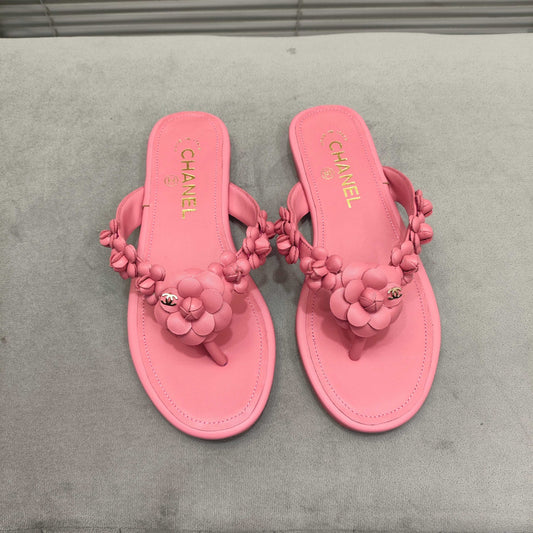 THONG SLIPPERS CAMELLIA IN  PINK CALFSKIN - 35