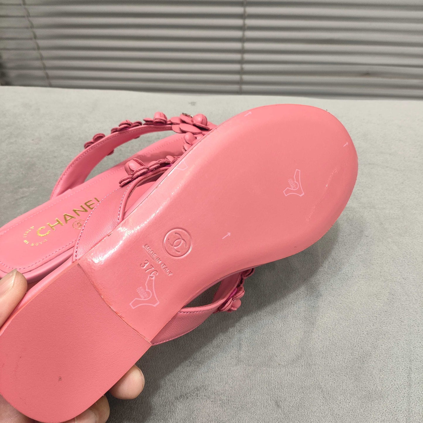 THONG SLIPPERS CAMELLIA IN  PINK CALFSKIN - 35