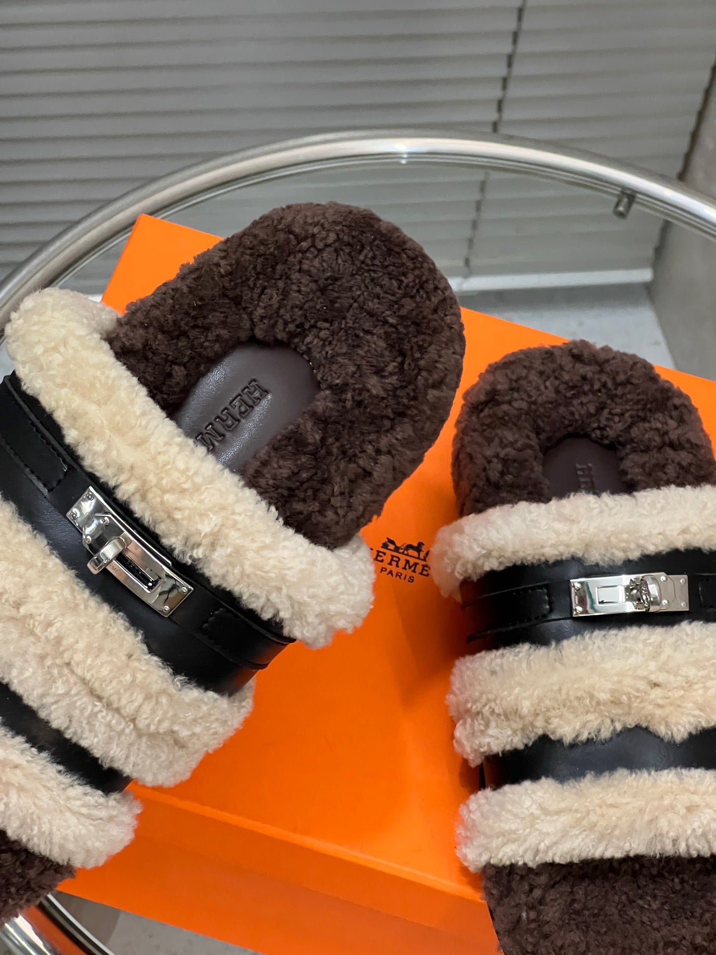 HM 25S SANDAL IN BEIGE WOOL AND BLACK LAMBSKIN WITH SILVER HARDWARE - 35