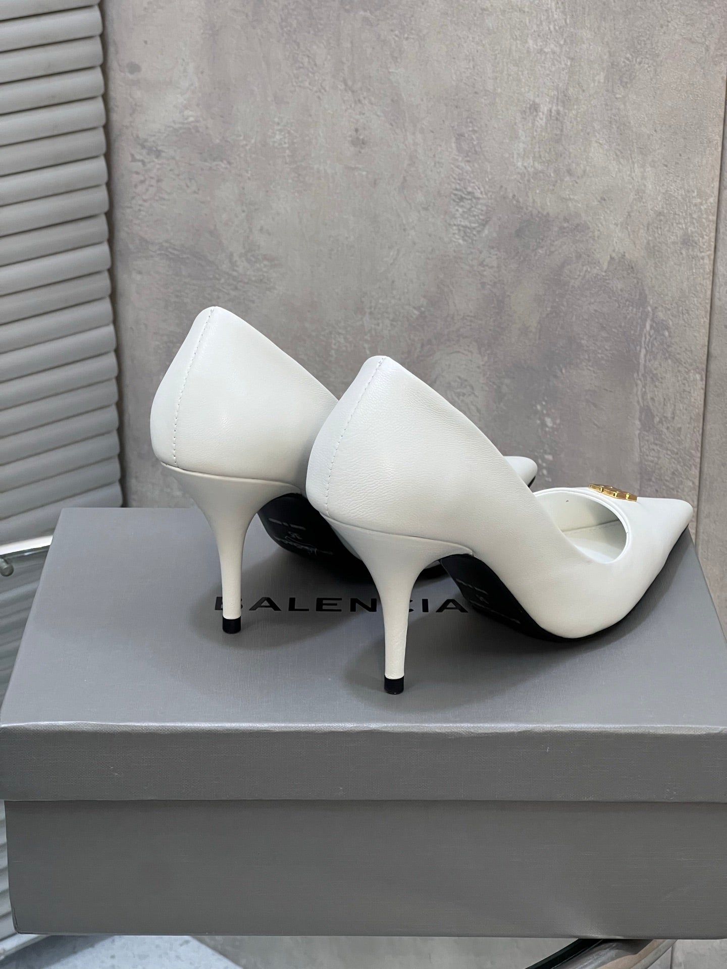 BALENCIAGA 25S HIGH-HEEL SHOES 85 MM IN WHITE COW LEATHER WITH GOLD HARDWARE - 35