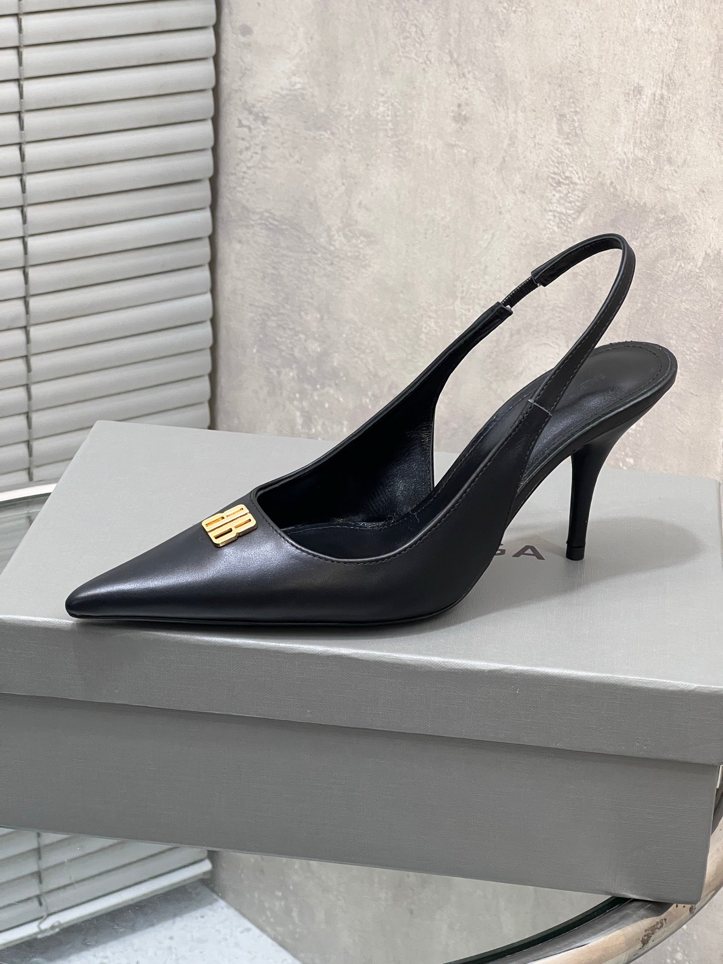 BALENCIAGA 25S HIGH-HEEL SLINGBACK 85 MM IN BLACK COW LEATHER WITH GOLD HARDWARE - 35