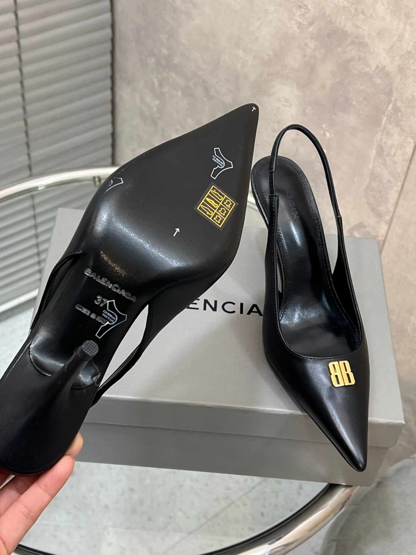 BALENCIAGA 25S HIGH-HEEL SLINGBACK 85 MM IN BLACK COW LEATHER WITH GOLD HARDWARE - 35