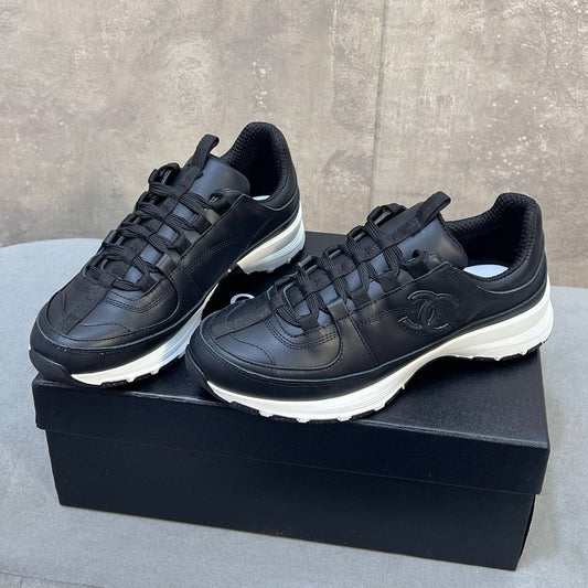 Кросівки CHANEL 26S RUNNER CC З ЛОГОТИПОМ З ЧОРНОЇ ТЕЛЯЧОЇ ШКІРИ