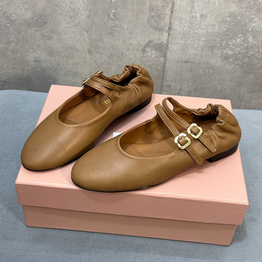 БАЛЕТКИ MIUMIU 26S МЕРІ ДЖЕЙН З ПОДВІЙНИМ РЕМІНЦЕМ З ОВЕЧОЇ ШКІРИ КОЛЬОРУ КАРАМЕЛЬ