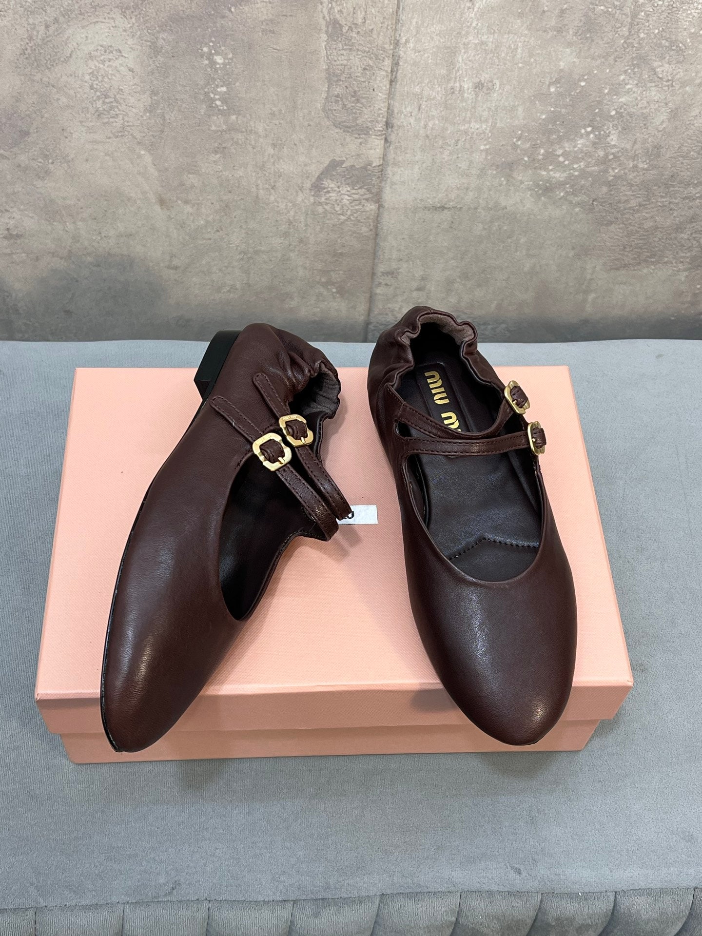 MIUMIU 26S БАЛЕТКИ МЕРІ ДЖЕЙН З ПОДВІЙНИМ РЕМІНЦЕМ З ТЕМНО-КОРИЧНЕВОЇ ОВЕЧОЇ ШКІРИ