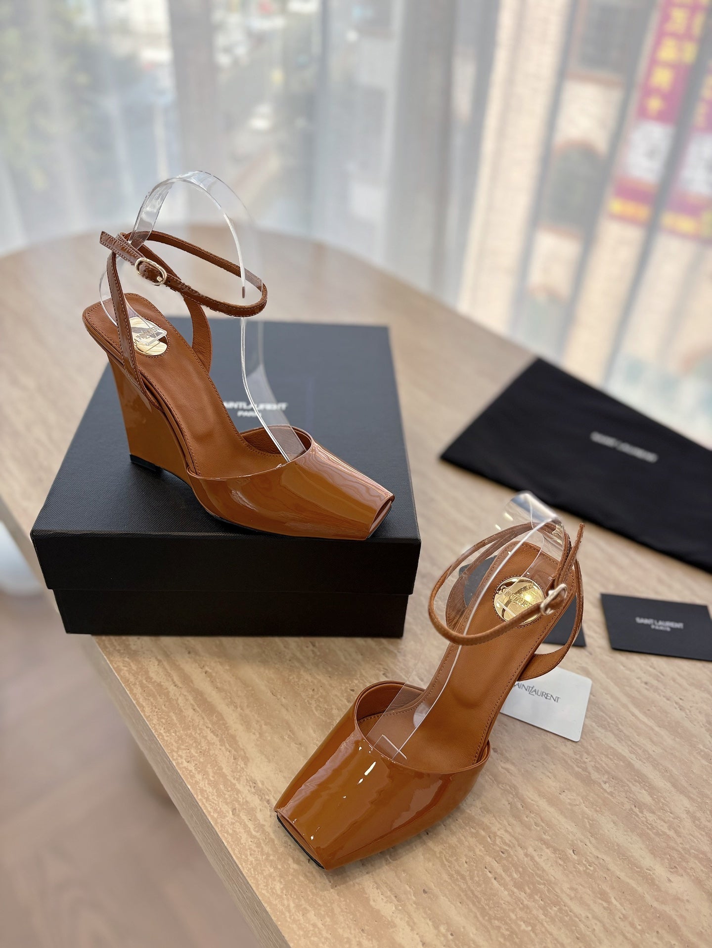 LA SCANDALE HIGH 10 CM WEDGE SANDALS IN BRONZE BROWN PATENT LEATHER - 35