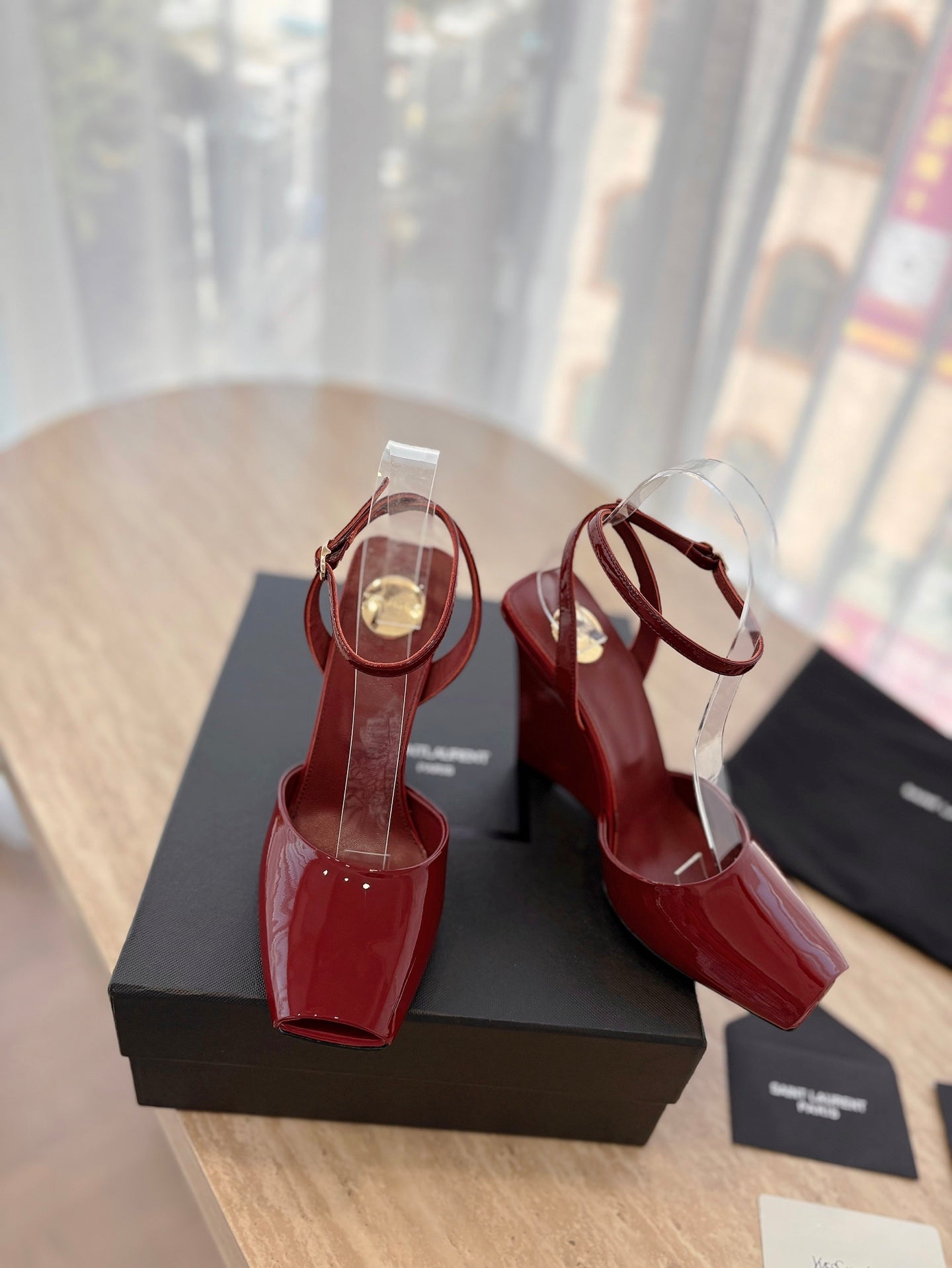 LA SCANDALE HIGH 10 CM WEDGE SANDALS IN CRIMSON RED PATENT LEATHER - 35
