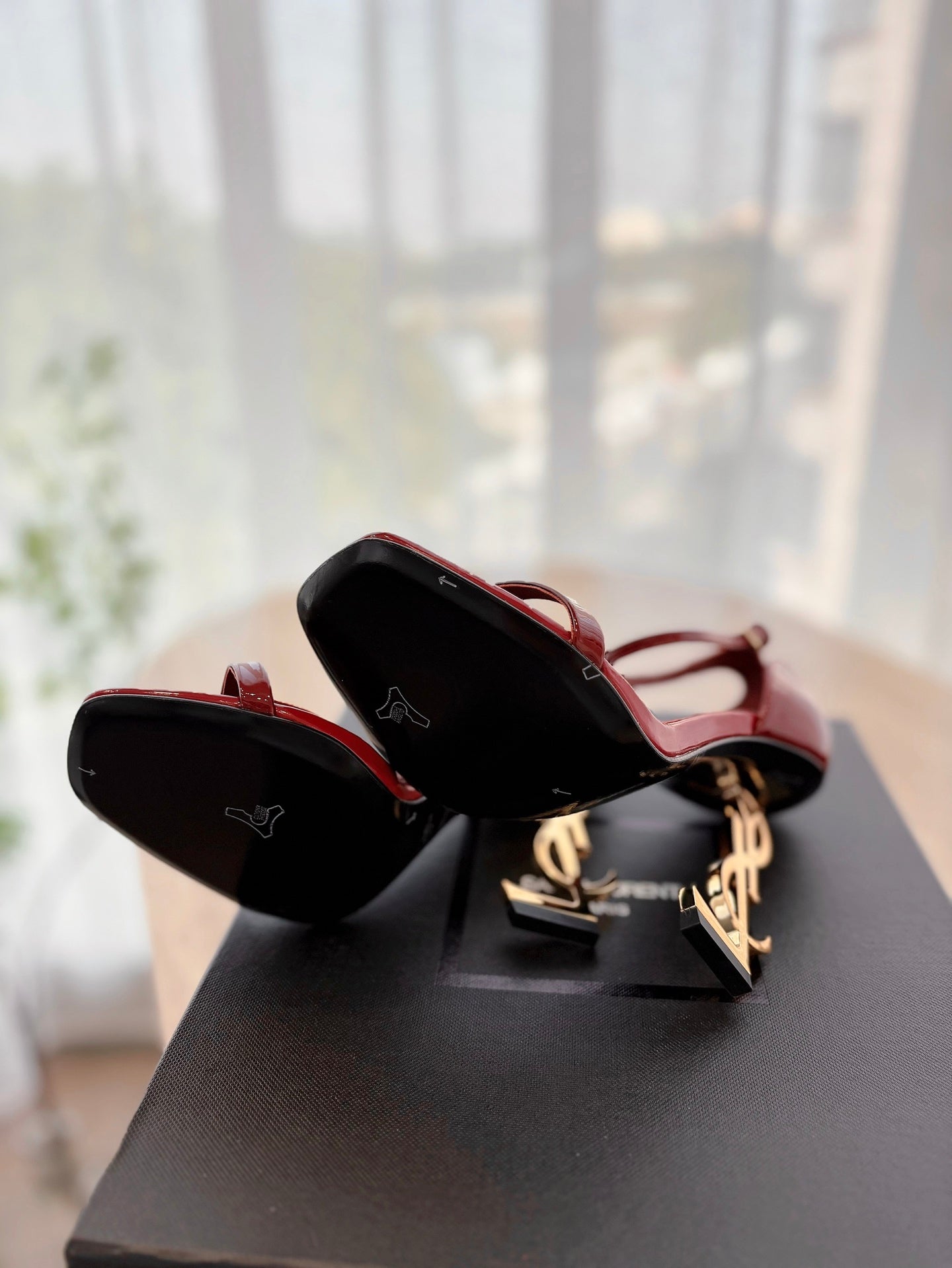 CLASSIC HIGH HEELS 10 CM IN CRIMSON RED PATENT CALFSKIN - 35