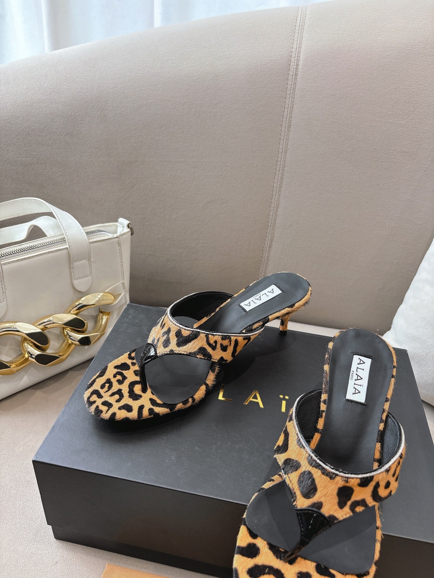 ALAIA HEELED THONG 25S 55 MM IN LEOPARD PONY HAIR LEATHER - 35