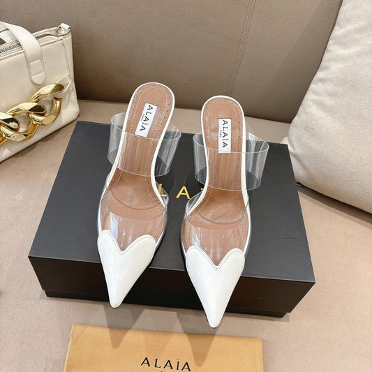 БОСОНІЖКИ-МЮЛІ НА ВИСОКИХ ТАНКЕТКАХ ALAIA 26S 95 ММ З БІЛОЇ ГЛЯНЦЕВОЇ ТЕЛЯЧОЇ ШКІРИ