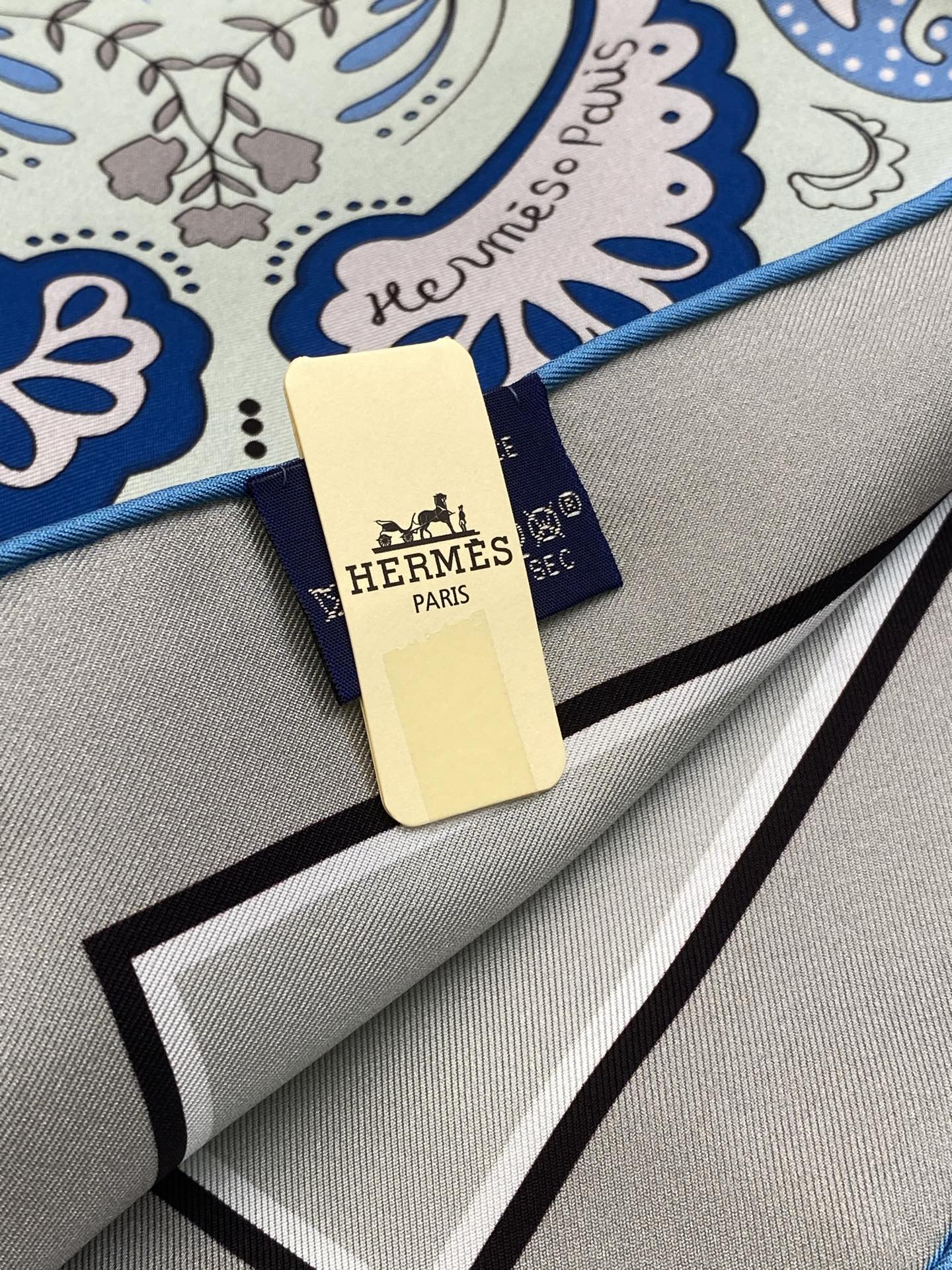 HERMES 25S SCARF 90 IN SILK 703671