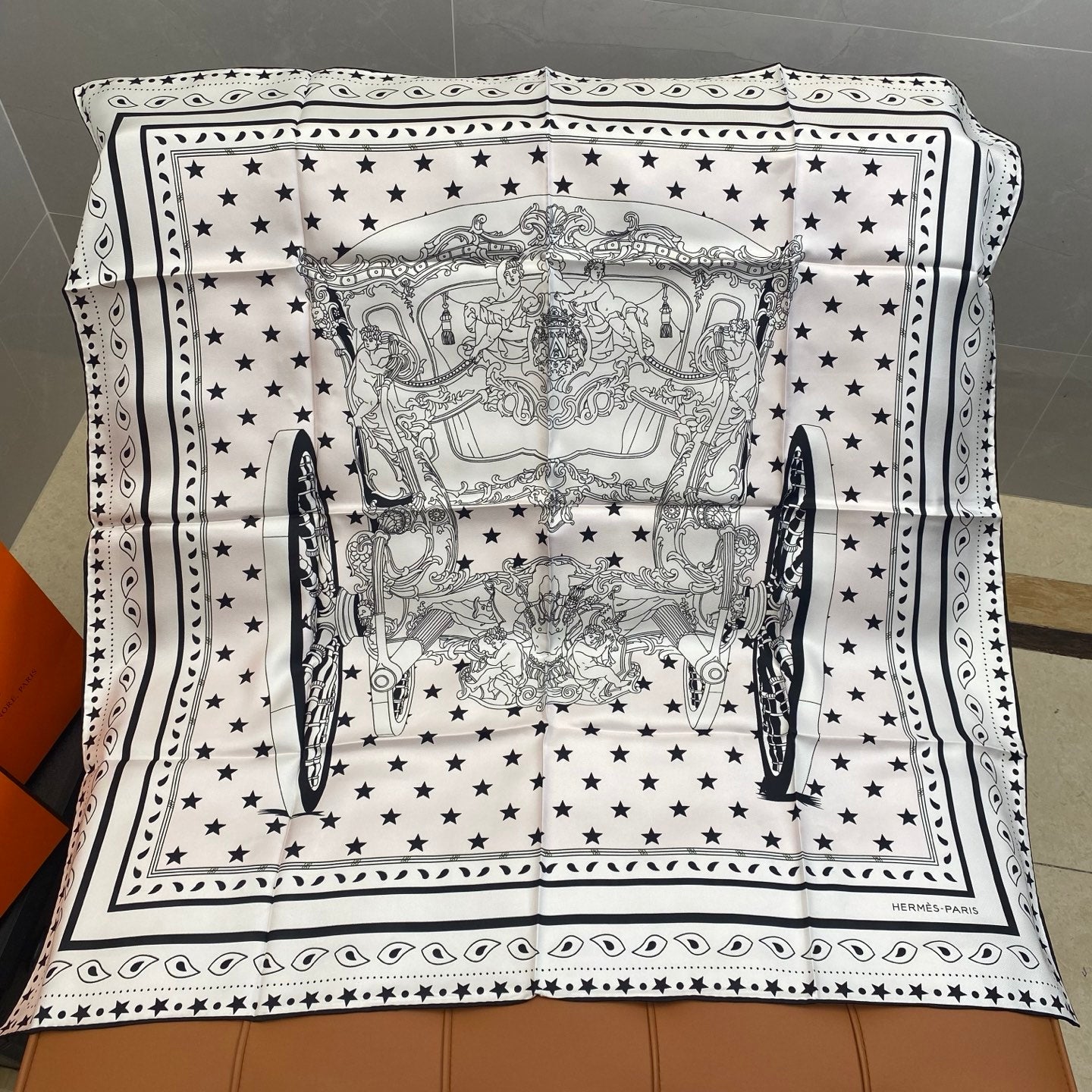 HERMES 25S SCARF 90 IN SILK 718479