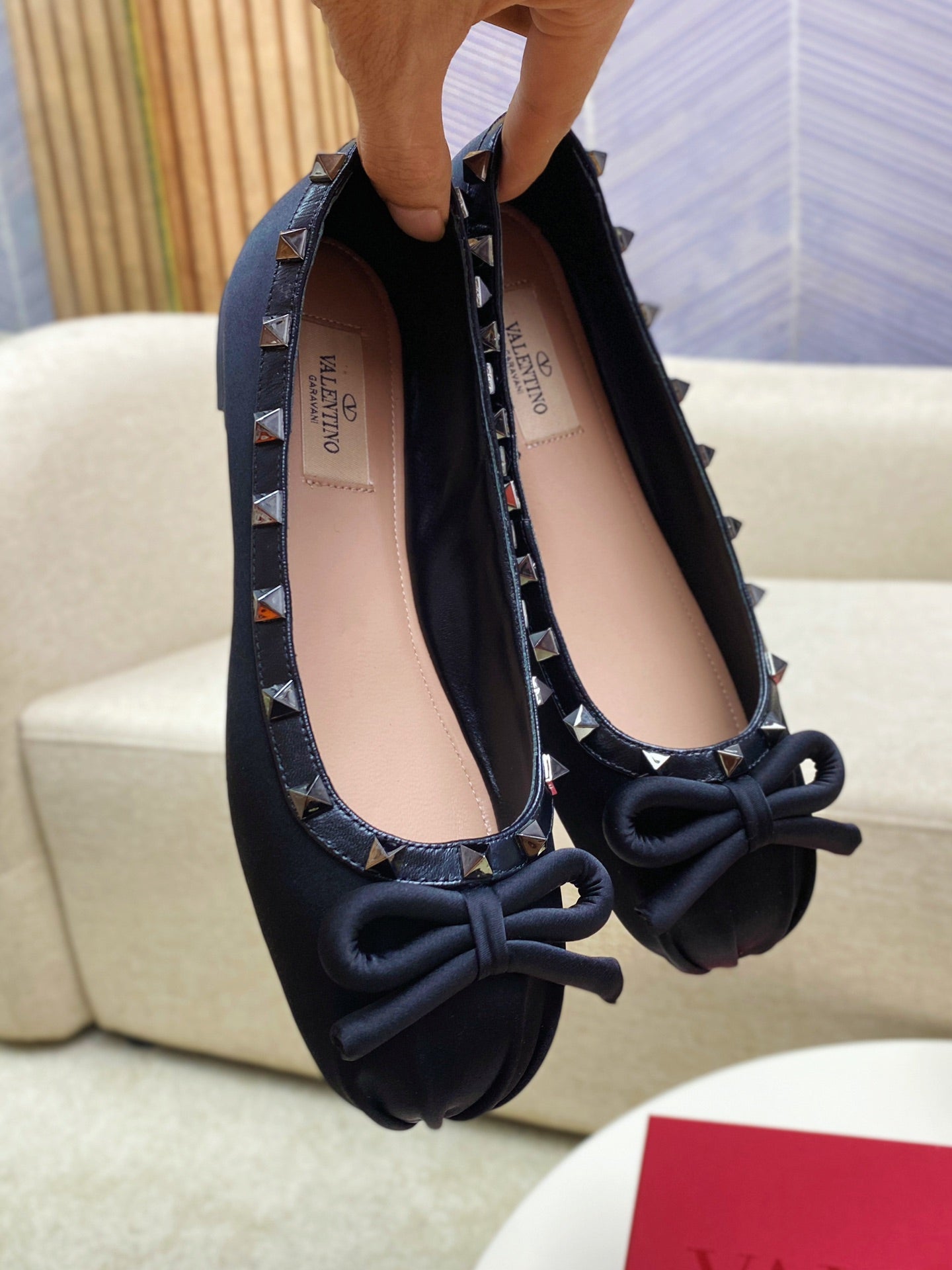 ROCKSTUD PATENT LEATHER BALLERINA IN BLACK SILK - 34