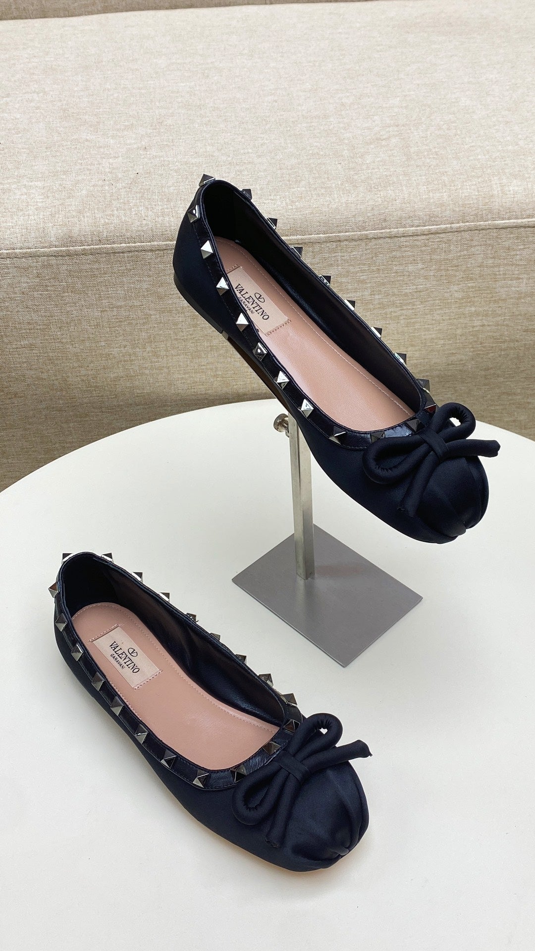 ROCKSTUD PATENT LEATHER BALLERINA IN BLACK SILK - 34