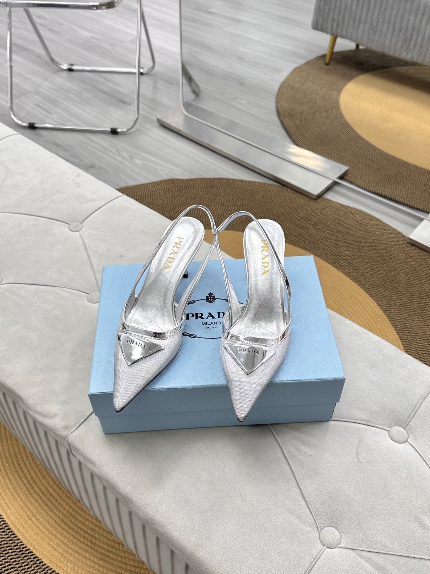 PRADA 25S TRIANGLE LOGO SLINGBACK PUMPS IN SILVER MESH FABRIC - 35