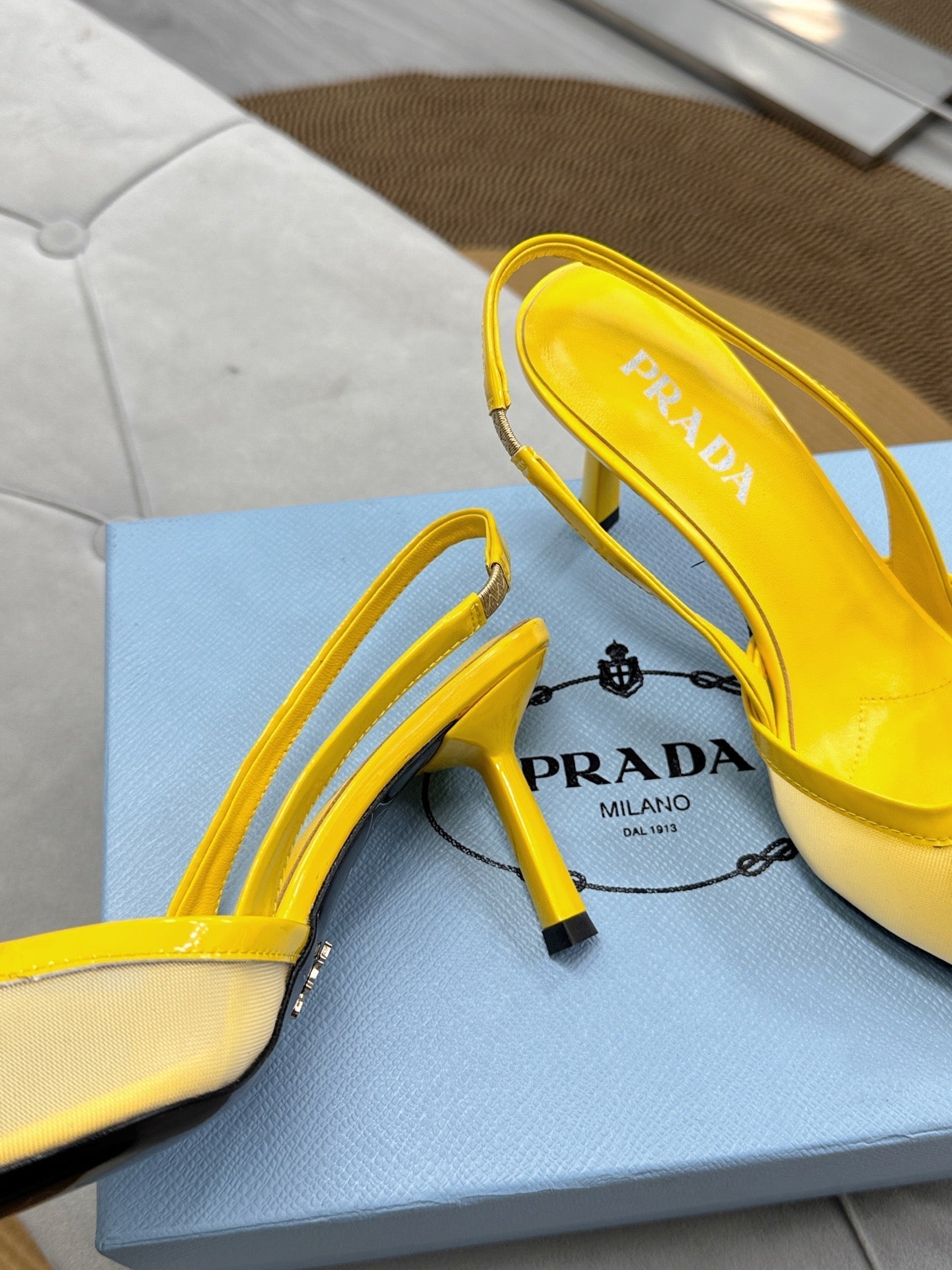 PRADA 25S TRIANGLE LOGO SLINGBACK PUMPS IN YELLOW MESH FABRIC - 35