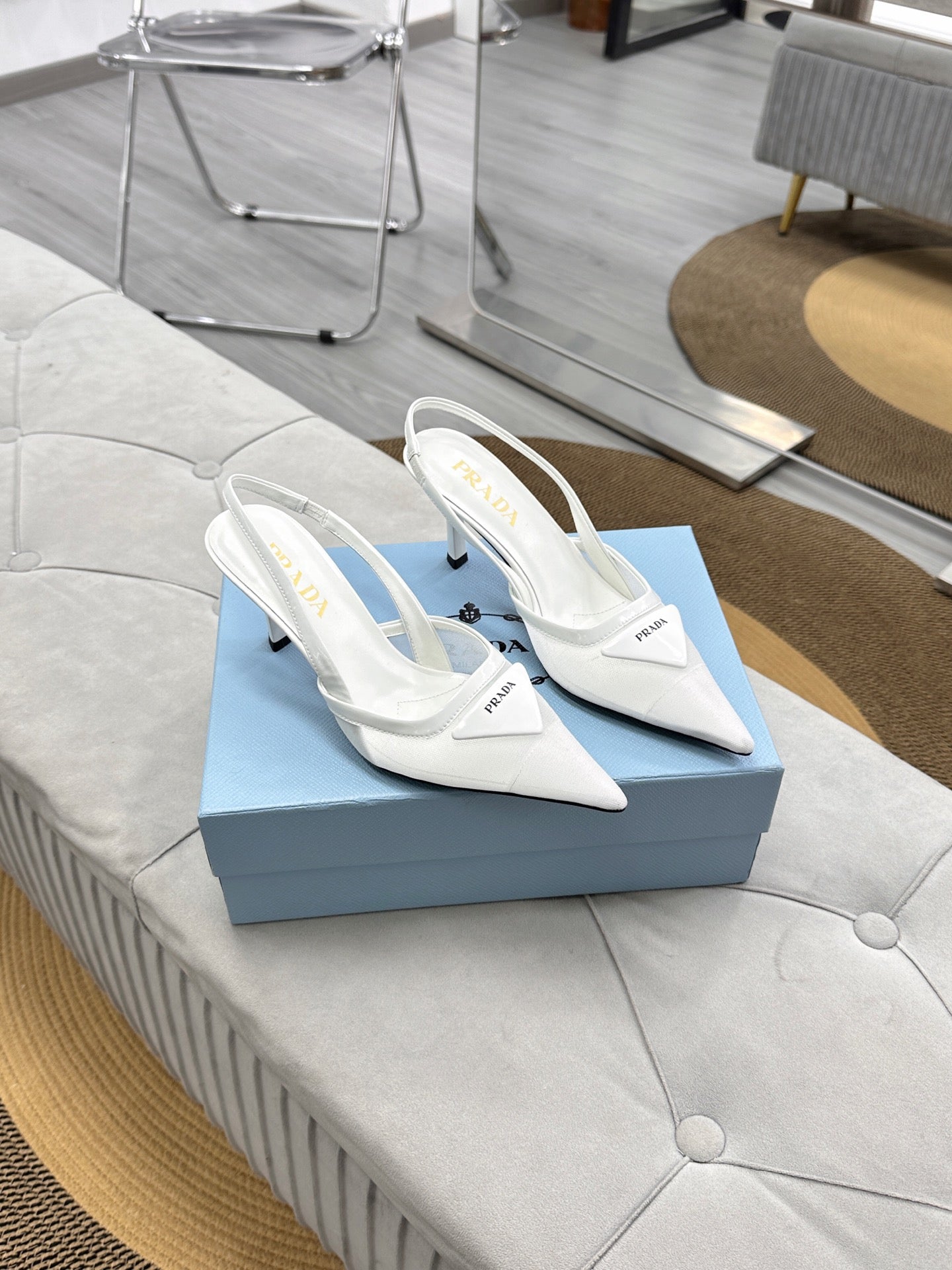 PRADA 25S TRIANGLE LOGO SLINGBACK PUMPS IN WHITE MESH FABRIC - 35