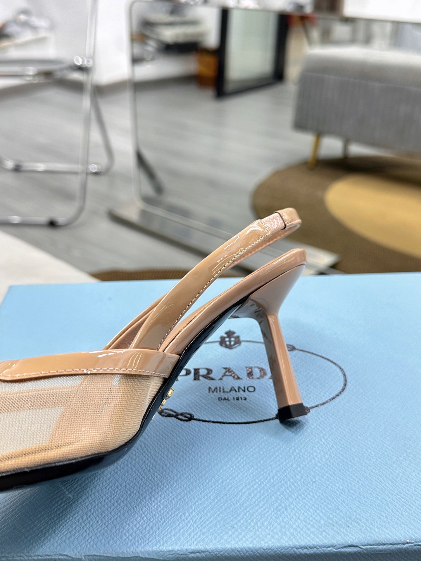 PRADA 25S TRIANGLE LOGO SLINGBACK PUMPS IN BEIGE MESH FABRIC - 35